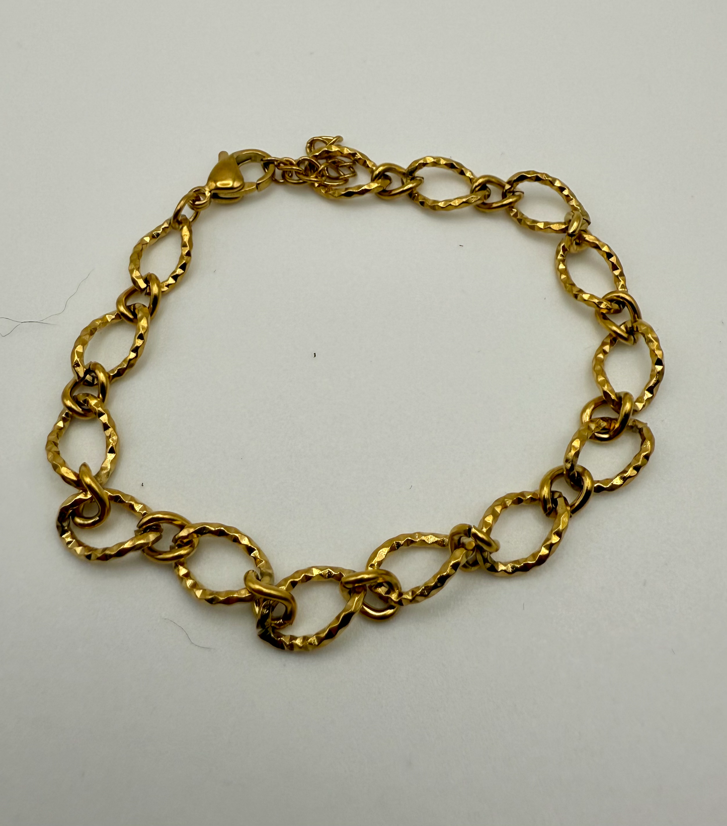 18K PVD Stainless Steel Hammered Oval Chain Bracelet